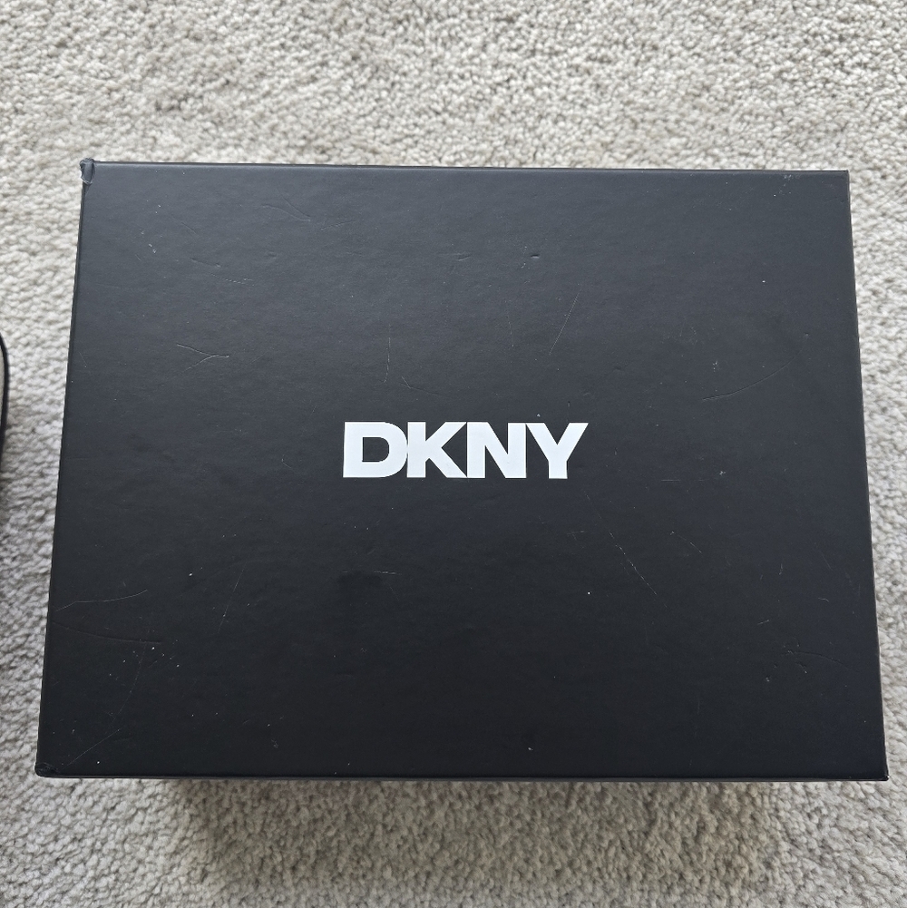 DKNY Bryant Park Demi Bag – Ivory Pebbled Leather – NWT - Picture 9 of 11